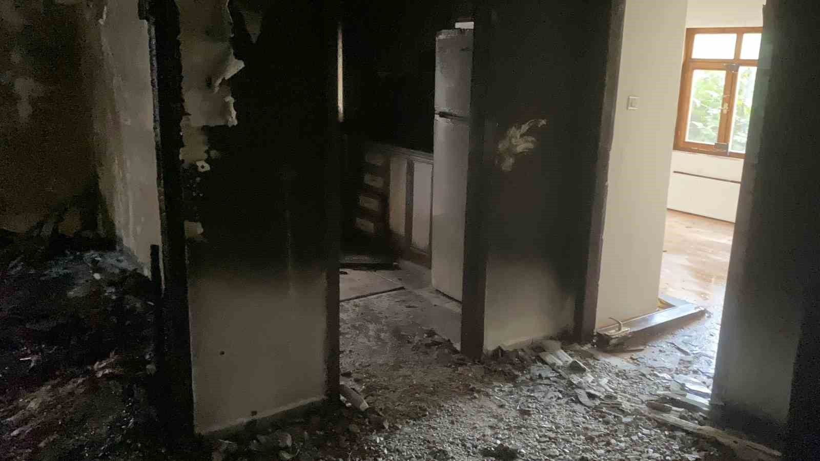 Ankara'da 4 katlı binada yangın