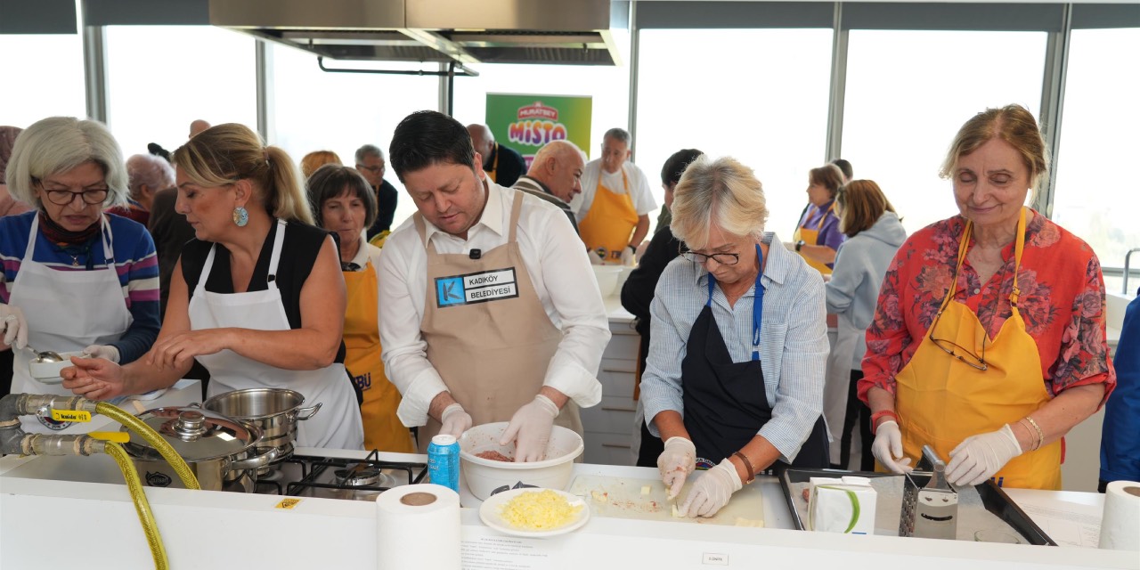 Kadıköy’de 65 yaş üstü bireyler için “İkinci Bahar Akademisi” başladı
