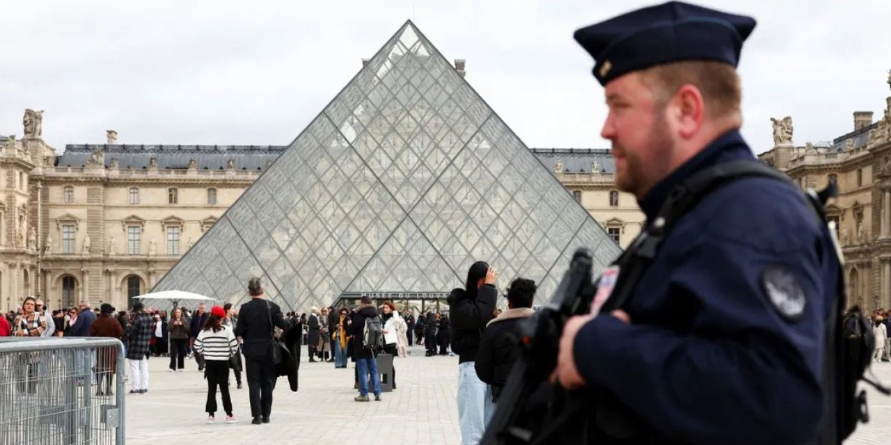 Louvre Müzesi’nin güvenlik şifresi “Louvre” çıktı
