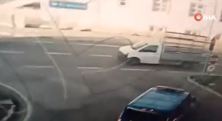 Gümüşhane’de belediye aracıyla jandarma minibüsü çarpıştı: 2 asker yaralandı