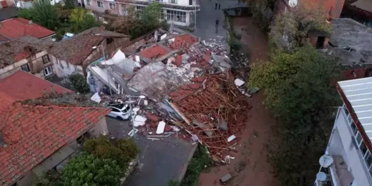 Sındırgı ilçesi 'Genel Hayata Etkili Afet Bölgesi' ilan edildi