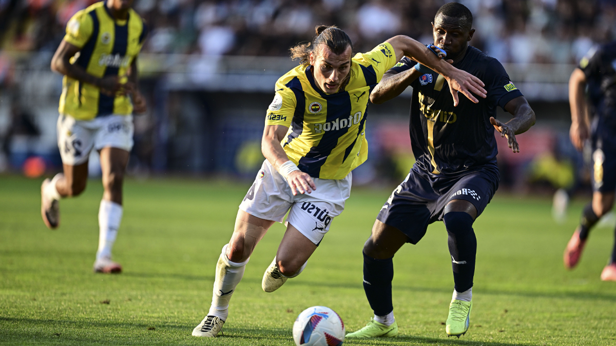 Fenerbahçe, Kasımpaşa'yı 2-0 yenerek 32 maçlık seriye ulaştı