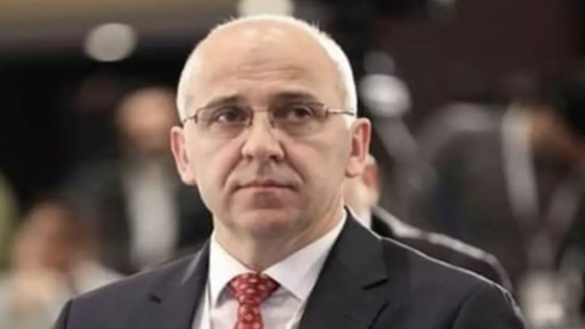 İstanbul Üniversitesi profesöründen tartışma yaratan 10 Kasım paylaşımı: Önce paylaştı, ardından sildi