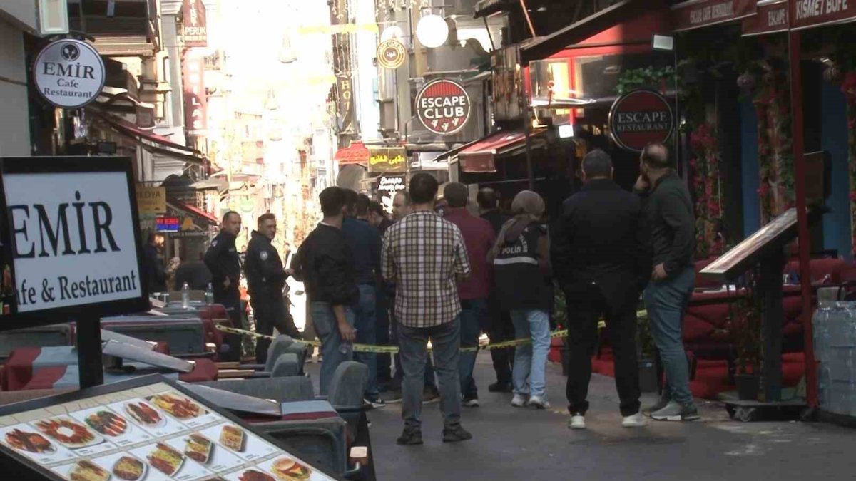 İstiklal Caddesi’nde silahlı çatışma: 2 yaralı