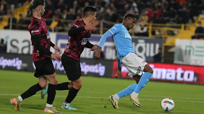 Trabzonspor-Alanyaspor maçının ilk 11’i belli oldu!