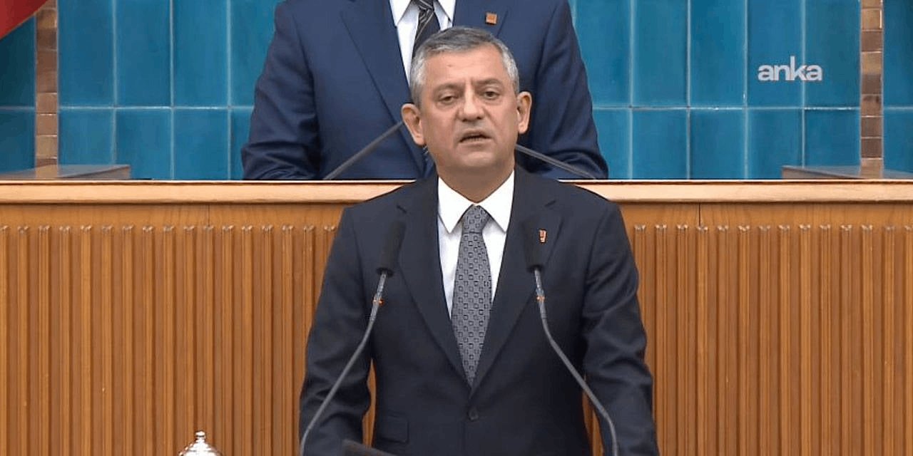 Erdoğan'ın Anıtkabir'deki "Atatürk maskesi takarak millete düşmanlık edenler" sözlerine Özgür Özel'den yanıt