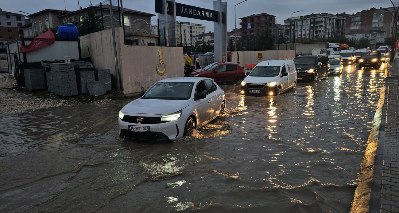 Tekirdağ sağanak hayatı felç etti