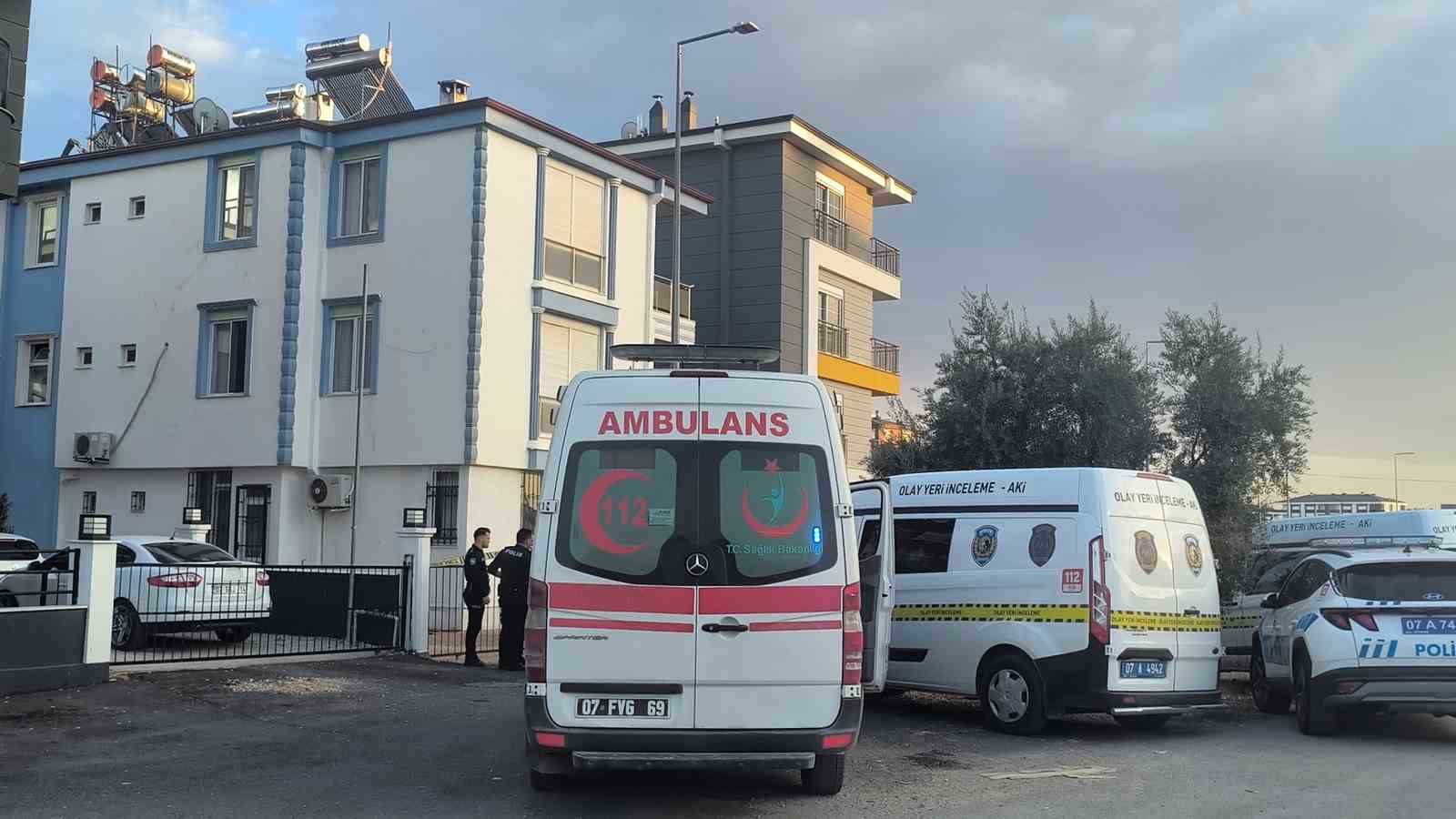 Antalya’da polis dehşeti: Eşi ve iki çocuğunu tabancayla öldürdü