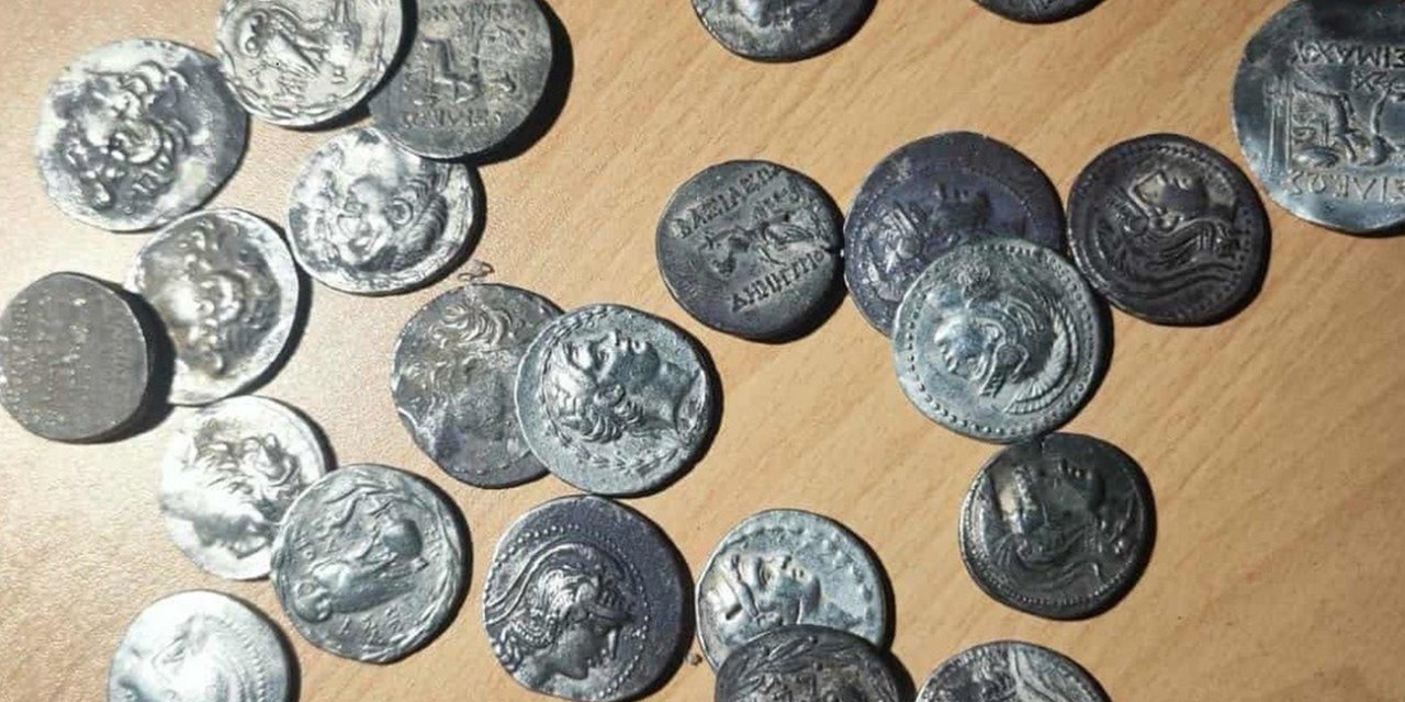 Yurt dışına kaçırılan 71 antik sikke komşuda yakalandı!