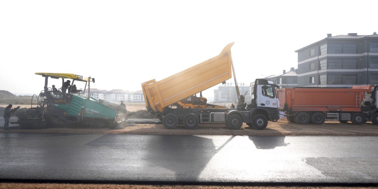 Eskişehir Büyükşehir Belediyesi yol ve bulvar düzenleme çalışmalarını sürdürüyor