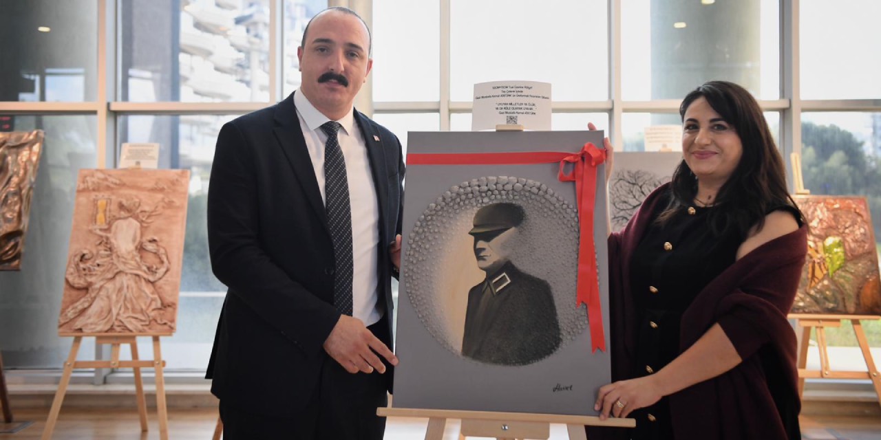 Konyaaltı Belediyesi'nde ‘Sonbahar ve Dolunay Dokulu Rölyef Resim Sergisi’ açıldı