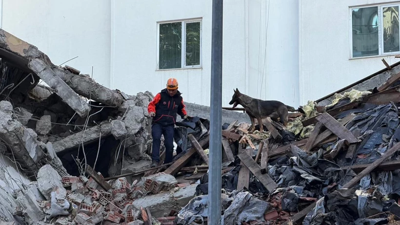 Ankara’da kontrollü yıkımda bina çöktü