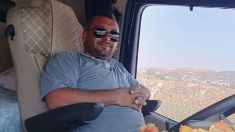 Tır şoförü aracında ölü bulundu