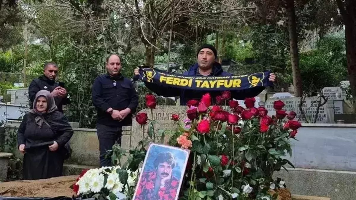 Ferdi Tayfur’un 80. yaş günü mezarı başında anıldı