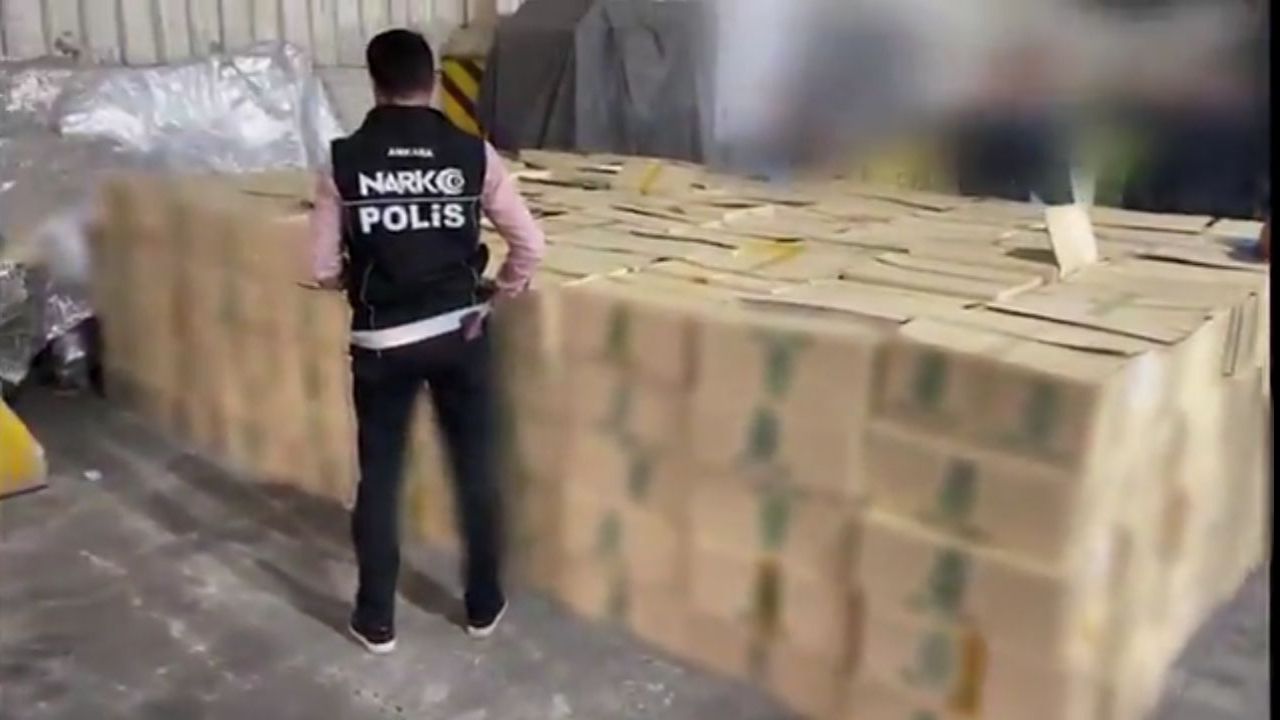 Mersin'de Cumhuriyet tarihinin en büyük skunk operasyonu! Tonlarca ele geçirildi