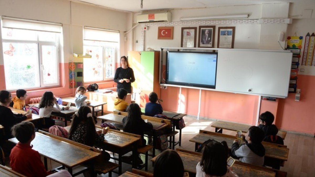 Ara tatil sona erdi: Öğrenciler yeniden sıralarda