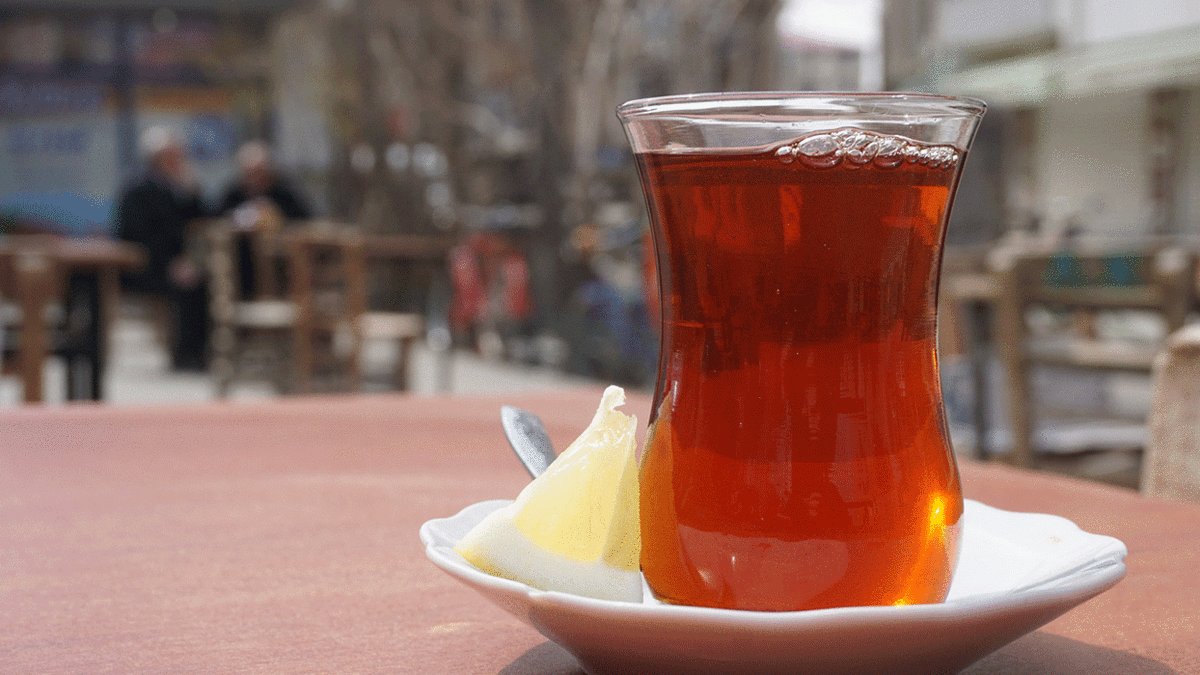 Çayın yanındaki limondan para istediler: Bakanlık cezayı kesti