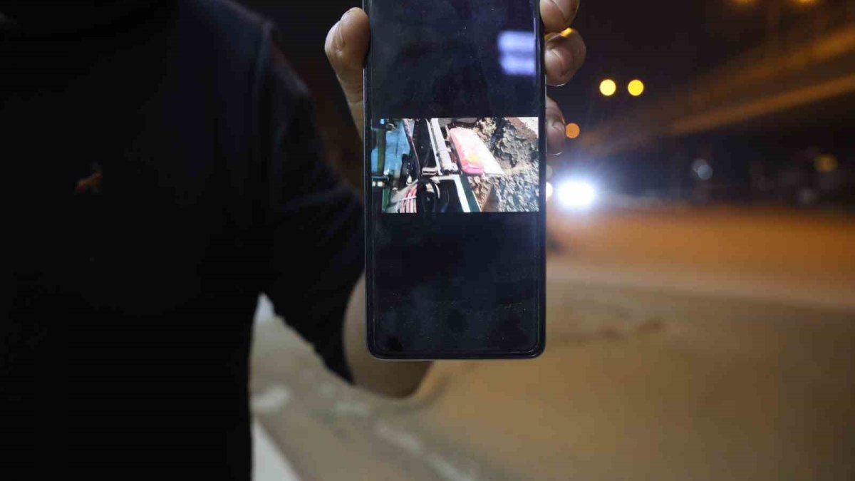 Hatay’da yola beton döken mikser sürücüsü şaşkınlık yarattı: “Firmamız zengin, cezamızı öderiz”