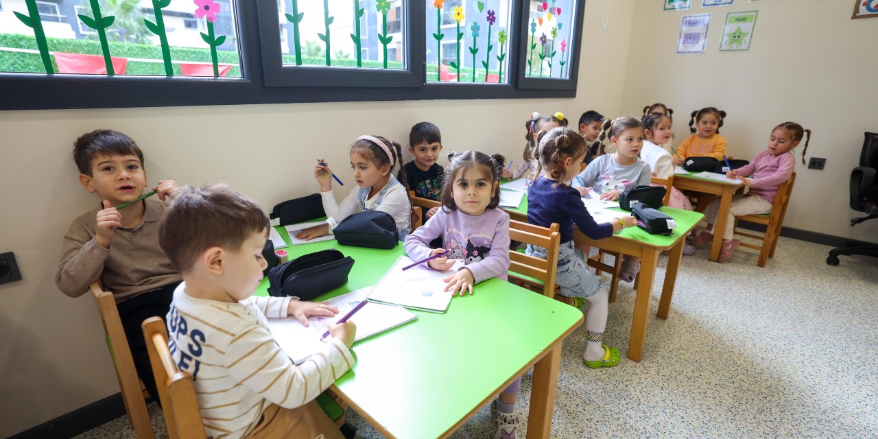 Bakırköy’de Muzaffer İzgü Gündüz Çocuk Bakımevi açıldı