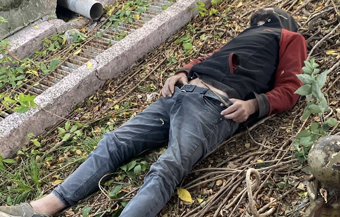 Hastane bahçesinde ölü bulundu