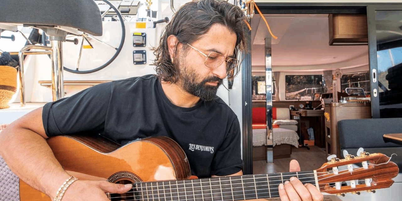 Şöhreti bırakıp tekneye taşınmıştı! Koray Avcı pazarda karpuz satıyor