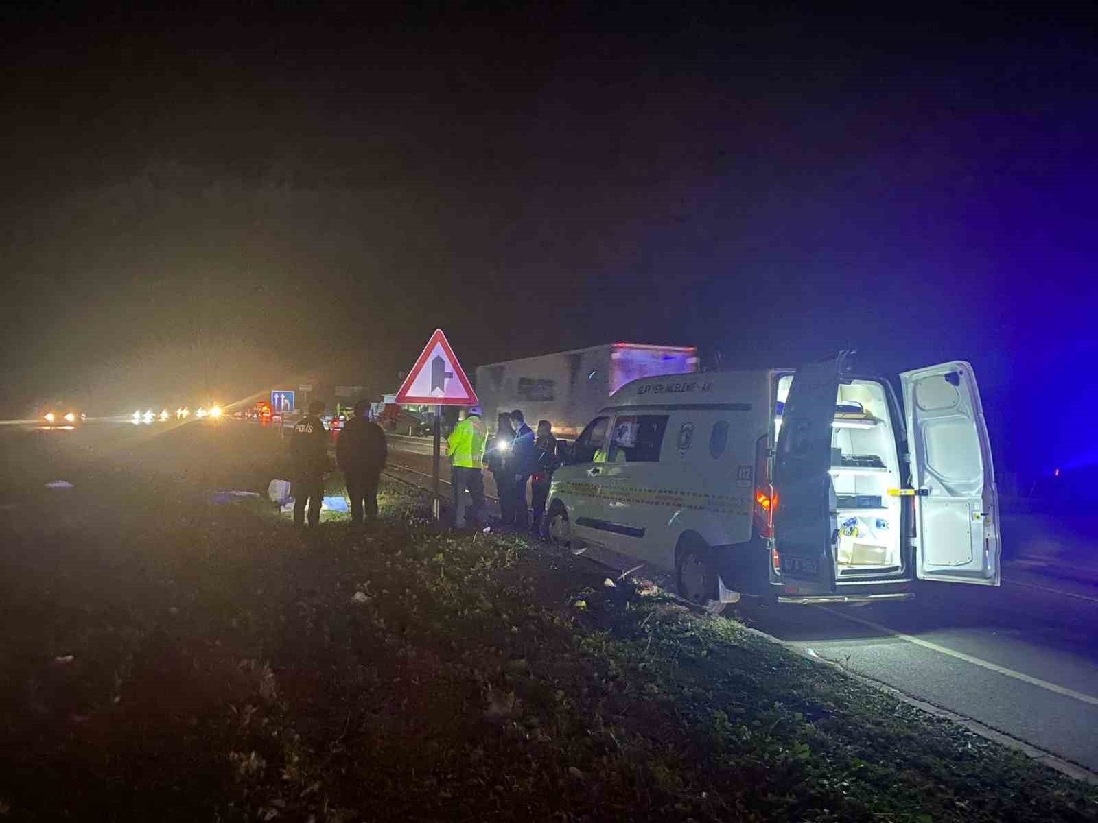 Antalya'da feci kaza: 2 öğrenciye otomobil çarptı