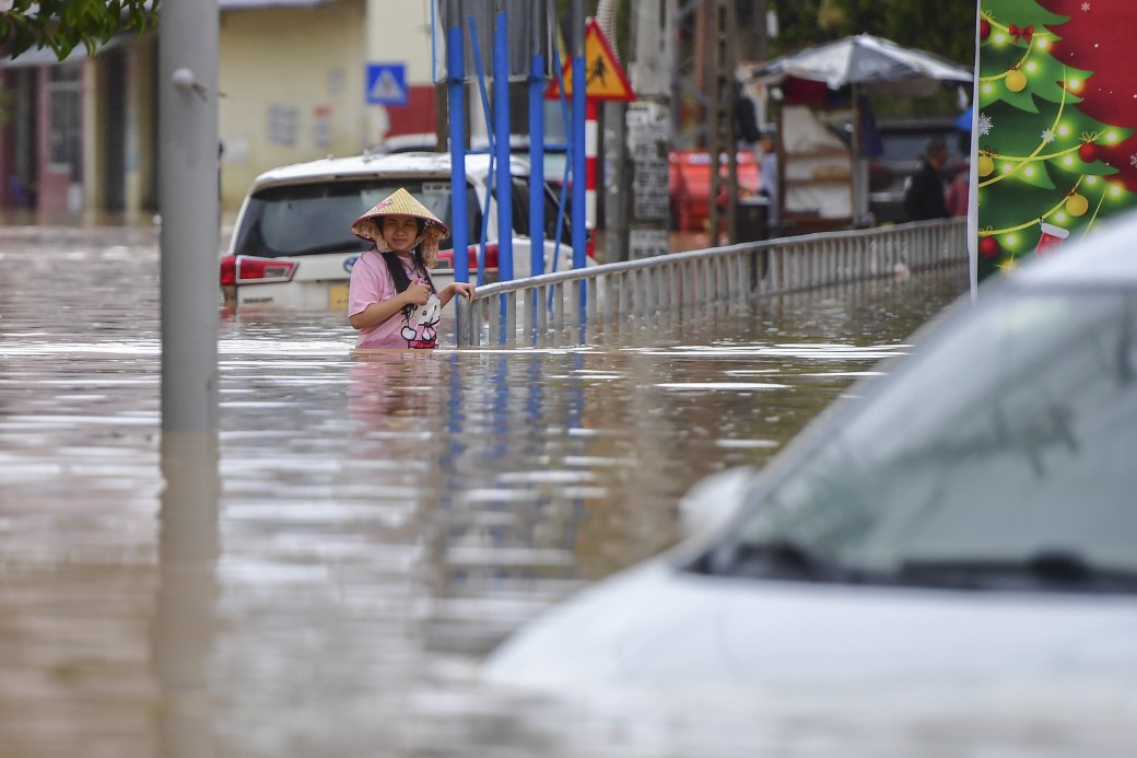 Vietnam sular altında: Bilanço ağırlaşıyor, can kaybı 55’e yükseldi