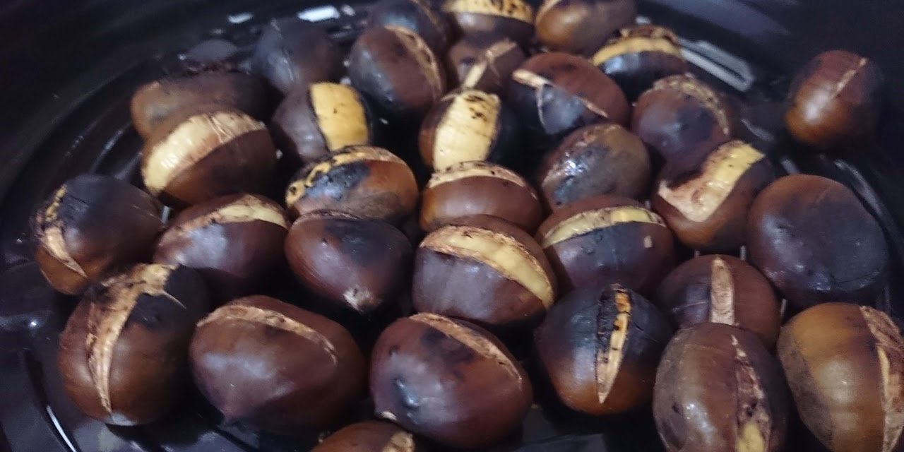 Kışın vazgeçilmezi kestane tezgahlarda: Bu yıl cep yakıyor