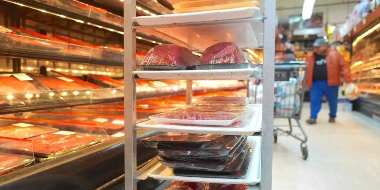 Kırmızı ette dünya alarmda: Fiyatlar uçuyor, Türkiye ters yönde