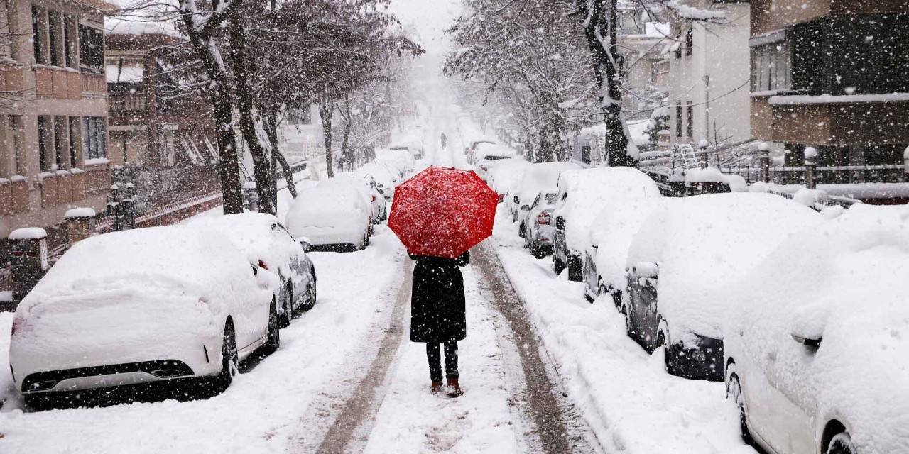 Kar ne zaman yağacak? Uzmanlar İstanbul için iki tarih verdi