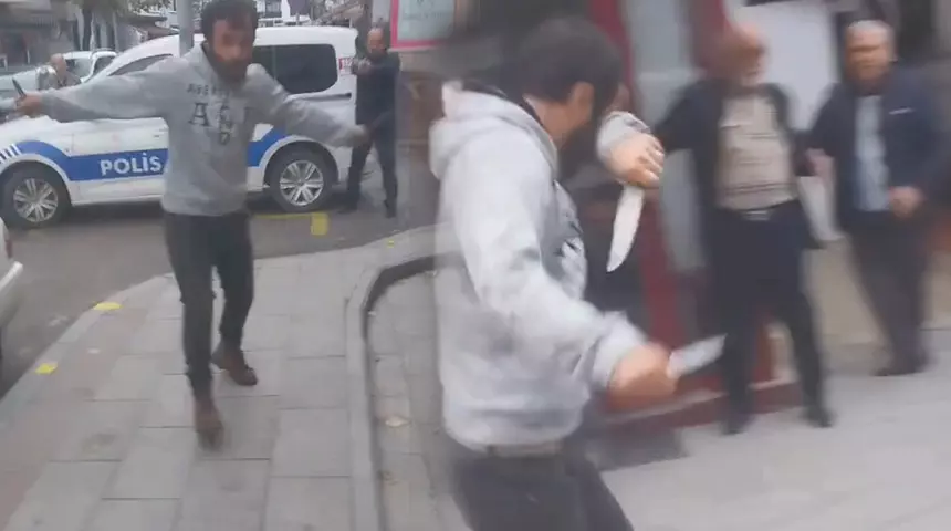 Kocaeli'de korku dolu anlar! Polise bıçakla direnince etkisiz hale getirildi