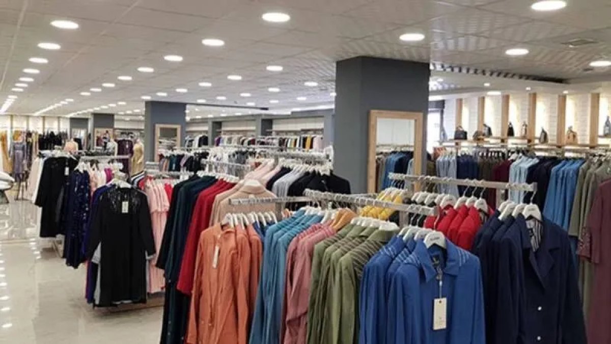 169 yıllık giyim devinden küçülme kararı: Mağazalarını yarıya indiriyor