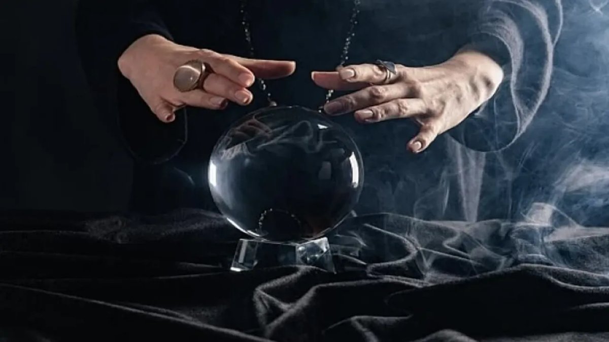 Instagram'dan 'büyü bozma' vaadiyle dolandırıcılık