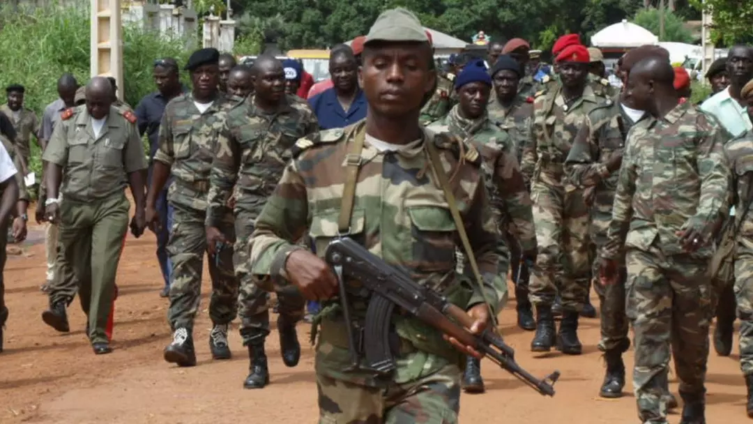 O ülkede ordu yönetime el koydu! Sokağa çıkma yasağı ilan edildi