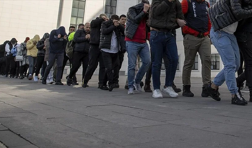 Ankara'da operasyon: Çeşitli suçlardan aranan 1130 kişi yakalandı