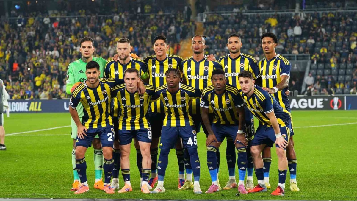 Kadıköy'de Fenerbahçe- Ferencvaros berabere kaldı