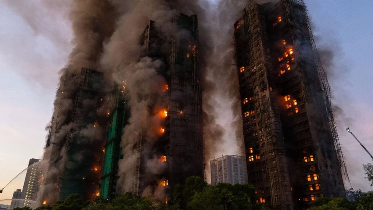 Hong Kong’daki site yangınında can kaybı 94’e yükseldi