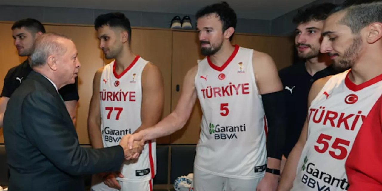 Cumhurbaşkanı Erdoğan’dan A Milli Basketbol Takımı’na tebrik