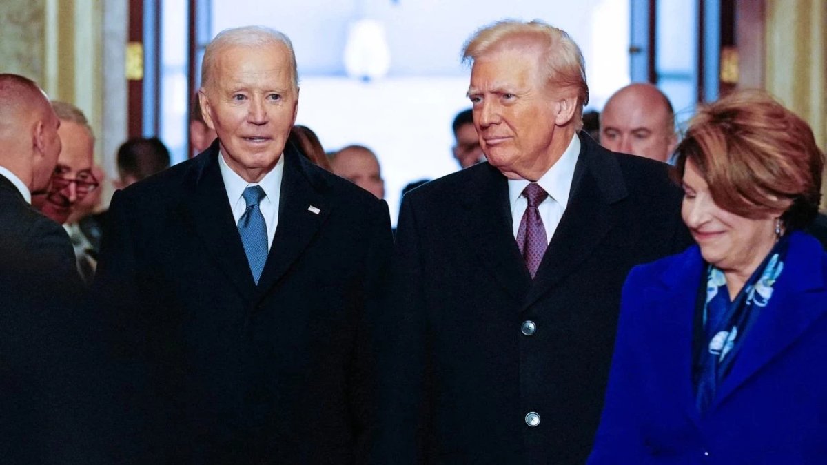 Trump, Biden'ın imzalamadığı tüm kararnameleri iptal etti