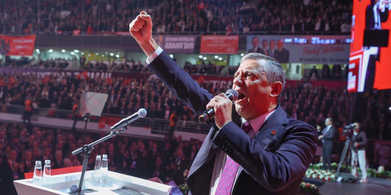 Özgür Özel 4'üncü kez genel başkan seçildi! CHP'de kritik Kurultay