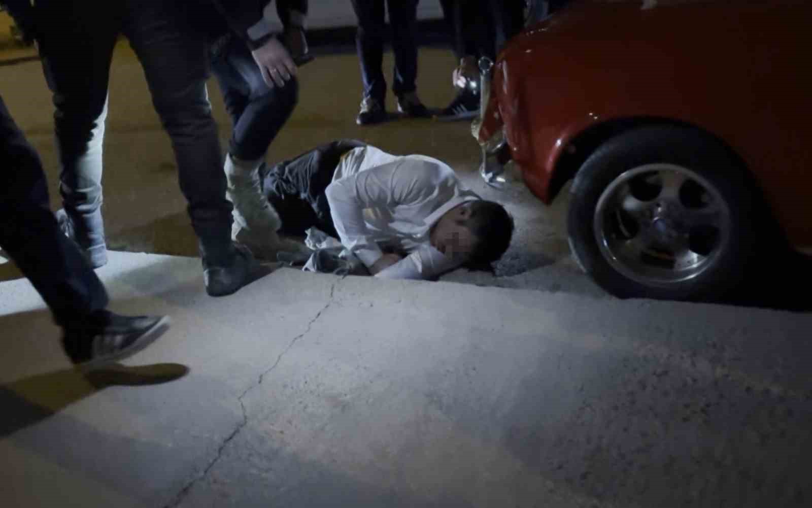 Yol ortasında palalı saldırı