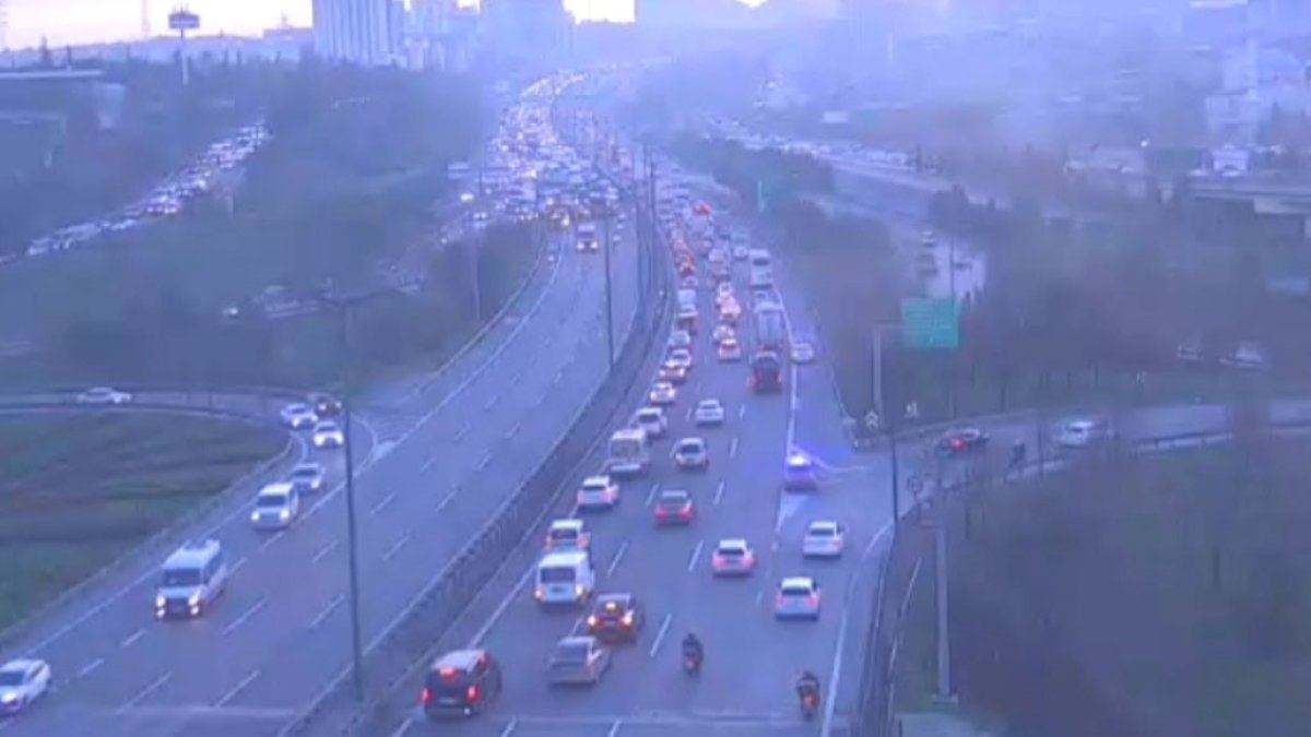 Bağcılar TEM Otoyolu’nda zincirleme kaza