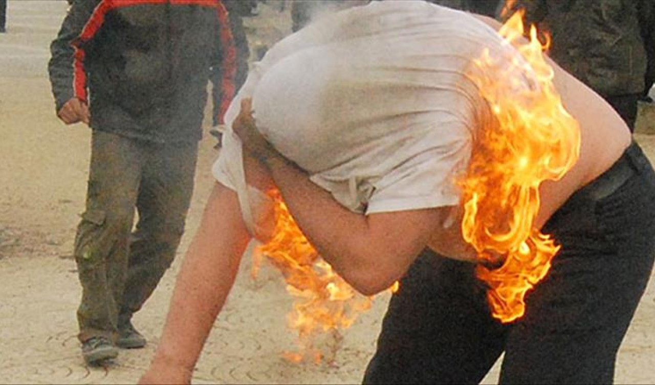 5 çocuk babası belediye önünde kendini yaktı