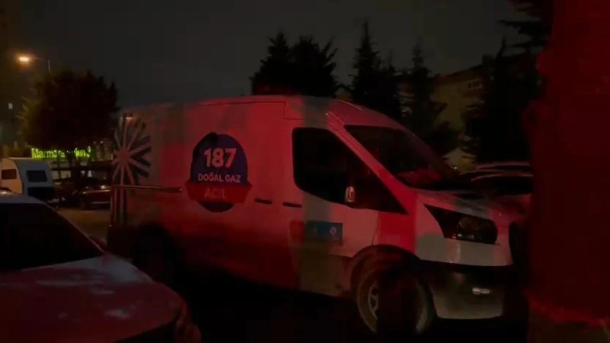 Beylikdüzü'nde dehşet! Elleri koli bandıyla bağlanmış asılı halde ceset bulundu