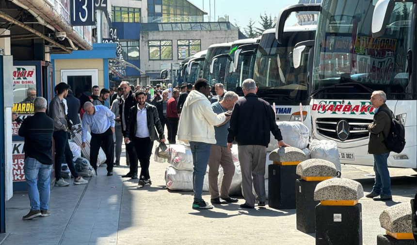 Otogarda bayram yoğunluğu: Ek zeferler konuldu