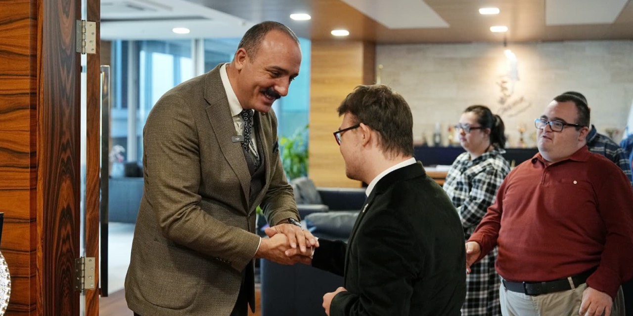 Konyaaltı Belediye Başkanı Kotan, Down Sendromlular ve Engelliler Derneği ile bir araya geldi