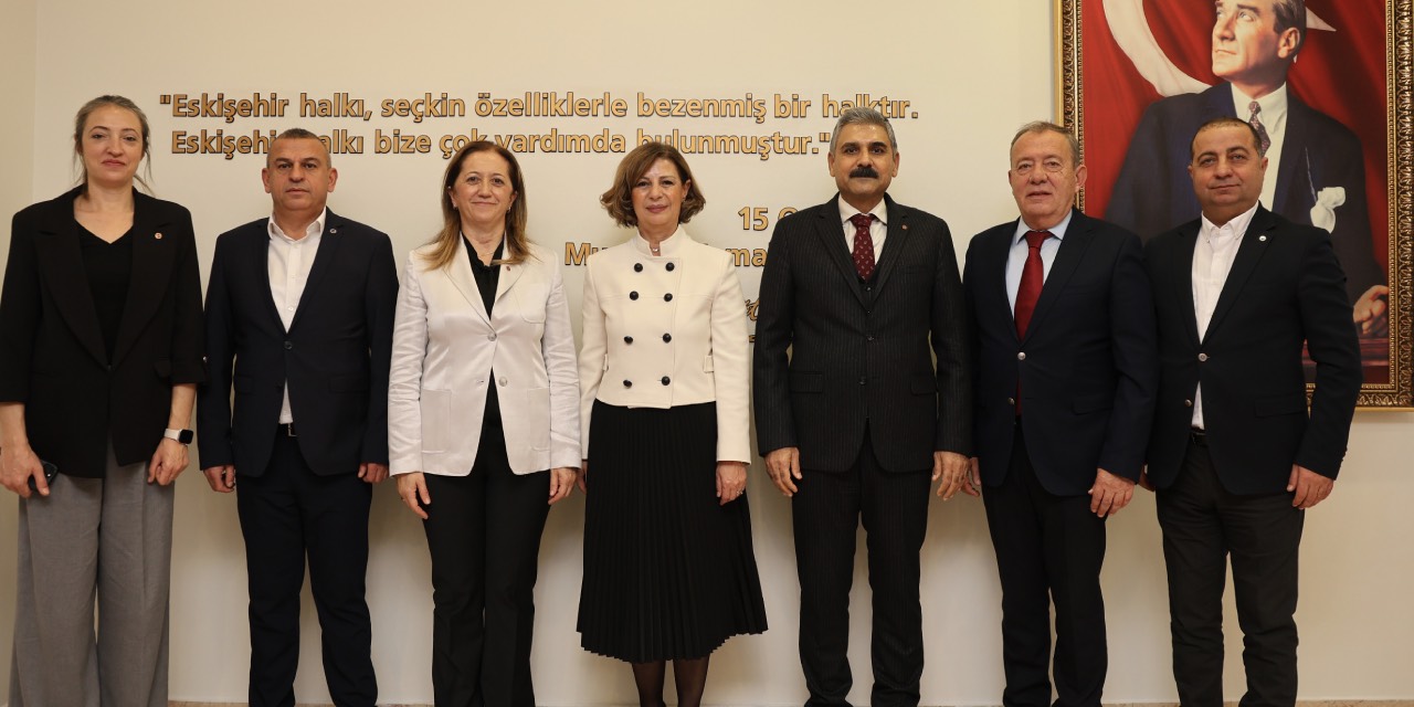 DİSK heyetinden Eskişehir Büyükşehir Belediye Başkanı Ünlüce’ye ziyaret