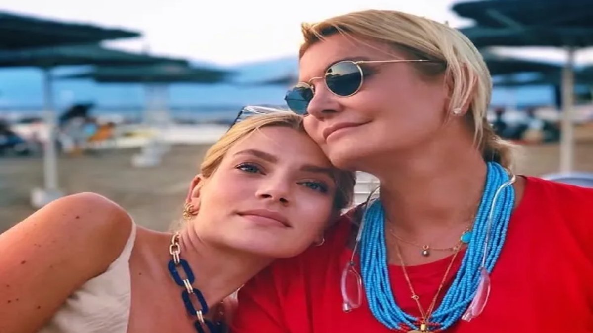 Derya Baykal'ın kızı Derya Şensoy evleniyor