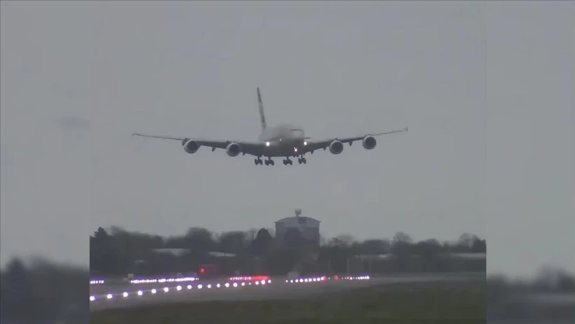 Futbolcuları taşıyan uçakta panik anlar