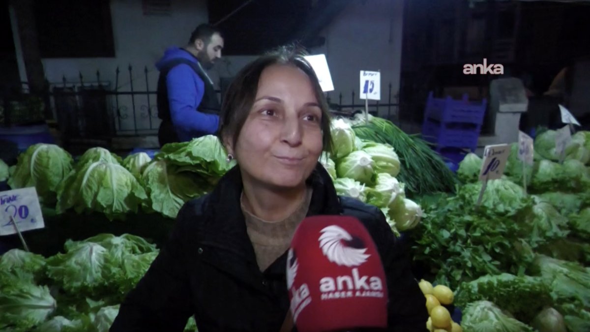 Akşam pazarında emeklinin isyanı: “Açız aç!”, “Yazık bu emeklilere”